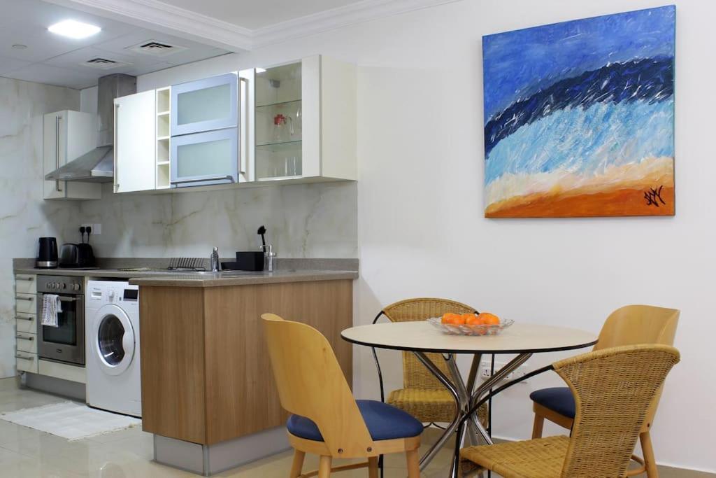 Entire Unit Hosted By Eco Prime Homes * Dubai